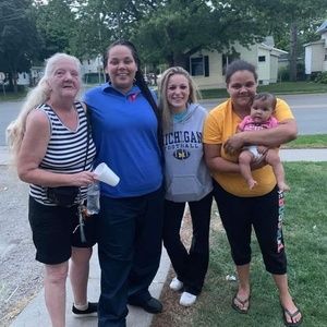 Meet your Posher, Constance